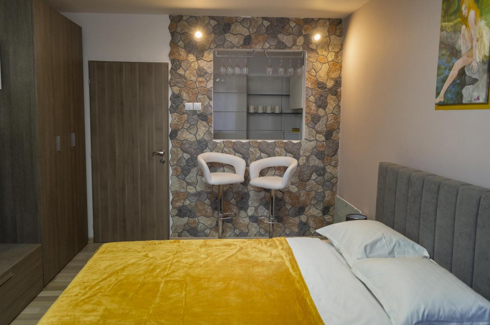 Apartment Casa Rusu -victoria-self Check In-24h Resita